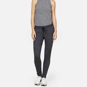 Running woman sweats cloud knit charcoal
